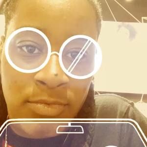 Meet your Posher, Monique